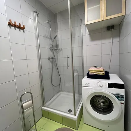 Daire Oasis Atrium With Free Parking *